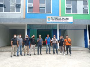 Permasa Kepri Bersama Polda Kepri Salurkan Ribuan Sembako Di Kota Batam