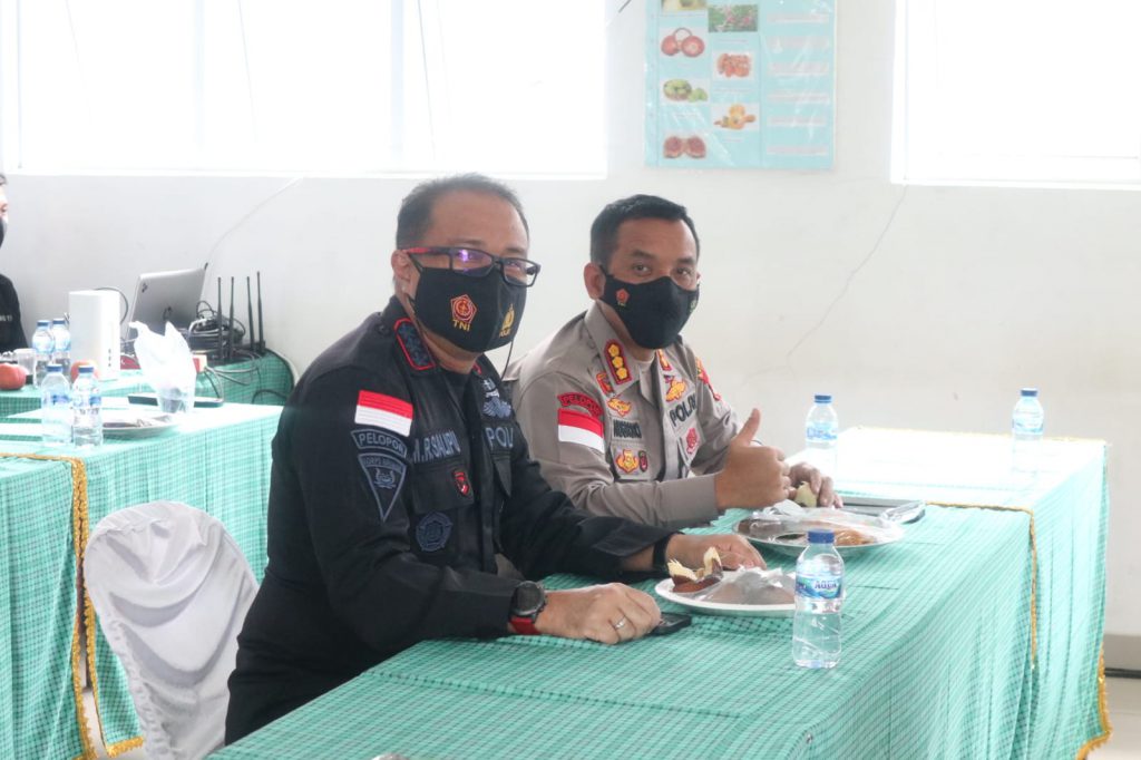 Kapolresta Barelang Bersama Kapolda Kepri Tinjau Vaksinasi Serentak Khusus Anak Usia 6-11 Tahun Se-Indonesia Di Batam