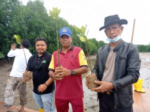 Sambut HUT Bhayangkara Ke-75 Polda Kepri Bersama Yayasan Pelita Sulih Nusantara dan LSM ICK, Lanjutkan Program Ibu Iriana Jokowi Tanam 100.000 Batang Mangrove 