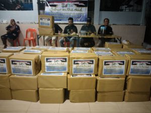 Polda Kepri Bagikan Ratusan Sembako Kepada Keluarga Besar Adonara yang terdampak Covid-19