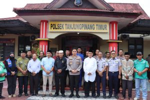 Ciptakan Siskamtibmas, Polresta Tanjungpinang Laksanakan Jum’at Curhat Di Polsek Tanjungpinang Timur
