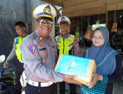 Jelang HUT Lalulintas Bhayangkara, Satlantas Polresta Anambas Bagi Puluhan Paket Sembako 