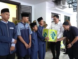 Kajati Langsung Gelar Buka Bersama Anak Yatim PiatuSekaligus Mendoa Masuk Rumah Dinas Baru