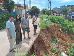 Minta BPBD Baru Dilantik Segera Action, Ruslan Sinaga Anggota DPRD Kota Batam Tinjau Lokasi Longsor di Bengkong Palapa