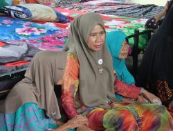 Wabup Inhil Yuliantini, Salurkan Bantuan Kepada Lansia di Pondok Pekan Arba