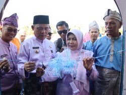 Bupati dan Ketua Tp Pkk Inhil Buka Resmi Pameran Bazar mtq Ke-46 Kecamatan Tempuling