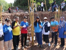 Lestarikan Lingkungan, BP Batam dan PT. TDK Tanam 200 Pohon Bambu