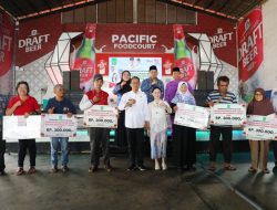 Amsakar-Li Claudia Wujudkan Cinta untuk Lansia Lewat Bantuan Sosial