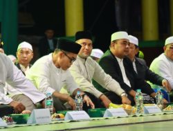 Staf Ahli Bidang Kemasyarakatan dan SDM Muammar Ghadaffi, hadiri Tabligh Akbar dan Selawat Bersama dalam Rangka Peringatan Hari Santri Nasional Tahun 2025.