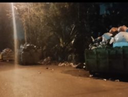 Petugas Kebersihan Perumahan Glory Keluhkan Sulitnya Pembuangan Sampah di Sekupang yang Diangkat Mereka 
