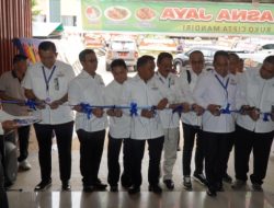 Sembilan Bupati dari Tiga Provinsi Resmikan Rumah Makan Asna Jaya Coto Makassar di Batam Center