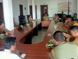 Cegah Buang Sampah Sembarangan, Satpol PP Anambas Edukasi Warga Sanksi Perda