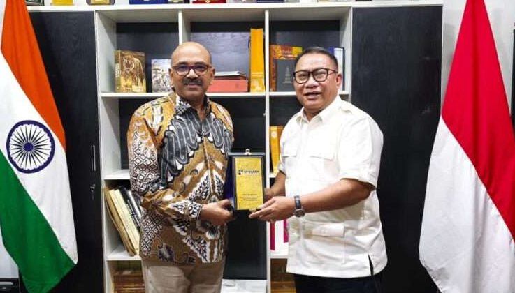 kunjungan kerja Deputi Bidang Investasi BP Batam, Fary Djemy Francis, kepada Konsul Jenderal India di Medan, Ravi Shankar Goel, Jumat (8/5/2026)(humas)