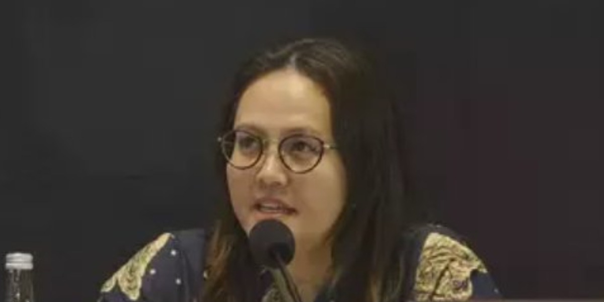 Menyoroti beredarnya status WhatsApp yang diduga milik Juri LCC MPR RI, Indri Wahyuni usai kasus protes viral peserta dari SMAN 1 Pontianak. (X.com/@ethadisaputra)