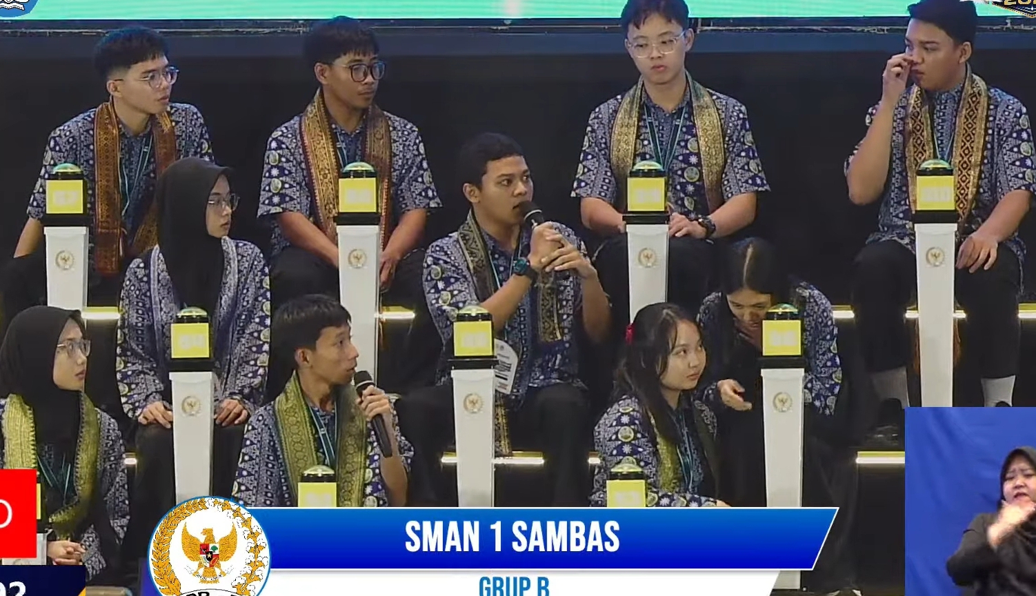 Menyoroti pernyataan sikap SMAN 1 Sambas usai ramainya kontroversi LCC 4 Pilar MPR RI Kalbar. (YouTube/MPR RI)