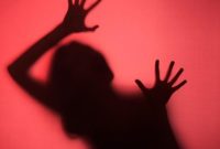 Foto ilustrasi pelecehan seksual: Heboh oknum pimpinan ponpes di Buaran, Pekalongan diduga cabuli santriwati. (Freepik/Freepik)