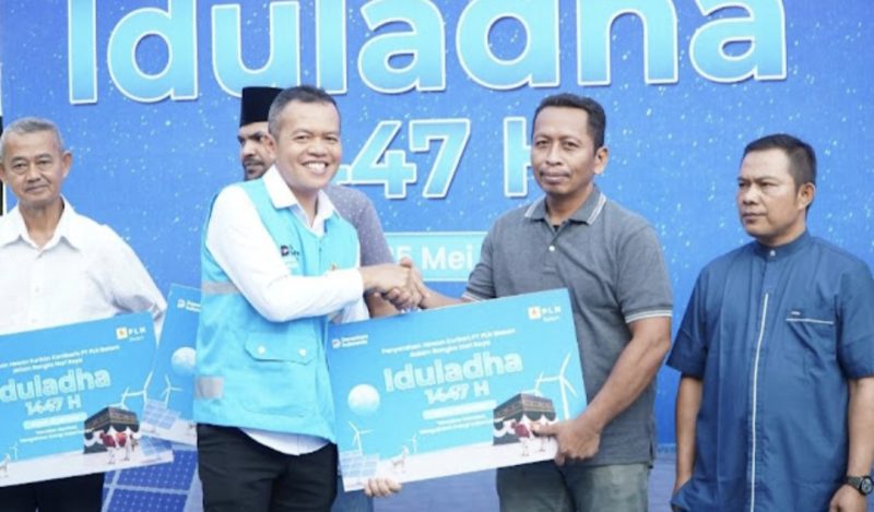 PLN Batam Serahkan Puluhan Hewan Kurban (dok/photo)