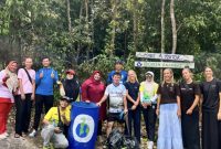 Komunitas Yok Lari Kite dan wisatawan asal Denmark (dok/photo)