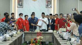 Ketua DPRD Kota Batam, Haji Muhammad Kamaluddin, menerima aksi unjuk rasa (Unras) yang digelar Aliansi Pemuda Mahasiswa Kepulauan Riau di Gedung DPRD Kota Batam, Rabu (17/6/2026).F/Dok DPRD Batam