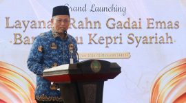 Sekda Kota Batam, Firmansyah, menyampaikan sambutan saat menghadiri Grand Launching Layanan Gadai Emas Rahn di Kantor BRK Syariah Cabang Sei Panas, Batam, Rabu (17/6/2026). F/DOK HUMAS DISKOMINFO BATAM