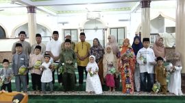 Merajut Kebersamaan di Bulan Muharam, Camat Siantan Apresiasi Tradisi Berbagi kepada Anak Yatim (dok/photo)