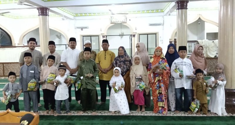 Merajut Kebersamaan di Bulan Muharam, Camat Siantan Apresiasi Tradisi Berbagi kepada Anak Yatim (dok/photo)