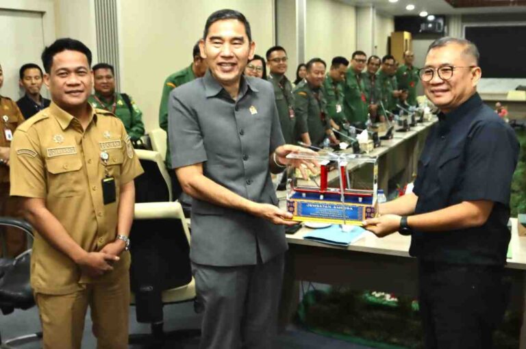 ekretaris DPRD (Sekwan) Kota Batam, Dr. Ridwan Afandi, SSTP., M.Eng, menerima kunjungan kerja peserta Studi Lapangan Pelatihan Kepemimpinan Administrator (Stula PKA) Angkatan I dan II Provinsi Sumatera Selatan Tahun 2026 di Kantor DPRD Kota Batam.F/DPRD Batam.