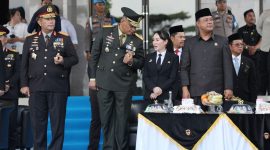 Wakil Wali Kota Batam, Li Claudia Chandra, menghadiri Upacara Hari Bhayangkara ke-80 di Lapangan Bhayangkara Polda Kepulauan Riau, Rabu (1/7/2026). HUMAS DISKOMINFO BATAM 