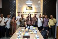 Anggota/Deputi Bidang Pelayanan Umum BP Batam, Ariastuty Sirait, menerima kunjungan pengurus Badan Perlindungan (BP) Lansia Indonesia Wilayah Batam. F/ Dok Humas BP BATAM.