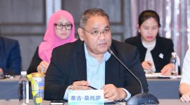 Ketua Umum JMSI, Dr. Teguh Santosa, menyampaikan pandangan dalam pertemuan meja bundar media Asia Selatan dan Asia Tenggara yang digelar All China Journalists Association (ACJA) di Kunming, Provinsi Yunnan, Tiongkok, Selasa (14/7/2026).F/Istimewa