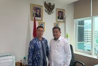 Bupati Kepulauan Anambas, Aneng, berdiskusi dengan Direktur Pesisir dan Pulau-Pulau Kecil Kementerian Kelautan dan Perikanan RI, Dr. Ahmad Aris, S.P., M.Si., di Jakarta. F/Dok Humas.