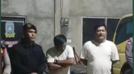 Klarifikasi Baju Putih Nawi (kiri) Rahmat Hidayat (kanan) (dok/photo)