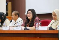 Anggota/Deputi Bidang Pelayanan Umum BP Batam, Ariastuty Sirait menerima langsung kunjungan akademik dari Universitas Batam (UNIBA), Kamis (25/6/2026) di Conference Room IT Center. F/ Dok Humas BP BATAM.