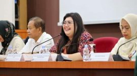 Anggota/Deputi Bidang Pelayanan Umum BP Batam, Ariastuty Sirait menerima langsung kunjungan akademik dari Universitas Batam (UNIBA), Kamis (25/6/2026) di Conference Room IT Center. F/ Dok Humas BP BATAM.