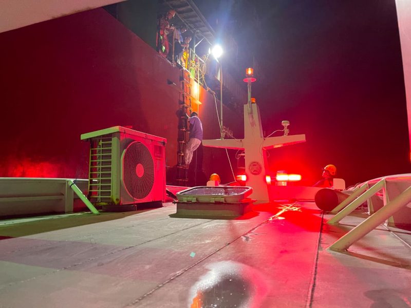 Empat kru TB AOM 787 berhasil dievakuasi dalam kondisi selamat di RSUD Tarempa usai bertahan sekitar tiga jam di tengah laut menggunakan sekoci tiup setelah kapal yang mereka tumpangi tenggelam dihantam gelombang tinggi di perairan Kepulauan Anambas.F/istimewa