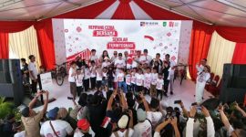 Kepala BP Batam, Amsakar Achmad, bersama Wakil Kepala BP Batam, Li Claudia Chandra Hadir di Sekolah Terintegrasi Merah Putih, pada Minggu pagi (2/8/2026). F/ Dok BP BATAM