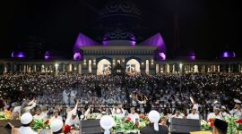 Ribuan jemaah menghadiri Kepri Bersalawat 3 di Masjid Agung Raja Hamidah, Batam Centre, Minggu (2/8/2026) malam. F/Dok HUMAS DISKOMINFO BATAM