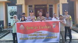 Polsek Jemaja Polres Kepulauan Anambas menggelar kegiatan Jumat Curhat Kamtibmas bersama masyarakat Desa Landak, Kecamatan Jemaja, Jumat (14/8/2026).F/Dok Humas Polres