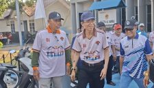 Amsakar (tengah) Ulik Mulyawan (kanan) (dok/photo)