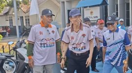 Amsakar (tengah) Ulik Mulyawan (kanan) (dok/photo)