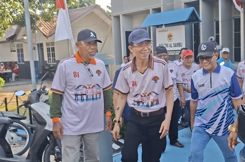 Amsakar (tengah) Ulik Mulyawan (kanan) (dok/photo)