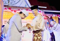 Wali Kota Batam, Amsakar Achmad, menghadiri Belakang Padang Bershalawat Jilid 2 di Lapangan Indra Sakti, Kecamatan Belakang Padang, Sabtu (5/9/2026) malam