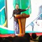 Wali Kota Batam, Amsakar Achmad, mengisi kuliah umum kepada 1.600 mahasiswa baru UIS Batam di Swiss-Belhotel Harbour Bay, Minggu (6/9/2026) malam