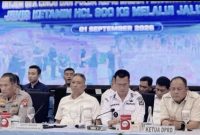 Bupati Aneng  (kanan)  dok/photo 