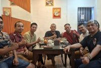 Jajaran Kelurahan Jodoh bersama Artis Lagu Melayu  (dok/photo)