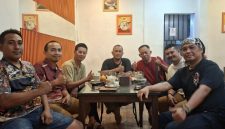 Jajaran Kelurahan Jodoh bersama Artis Lagu Melayu (dok/photo)