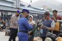 Polisi Bagikan Masker (dok/photo)