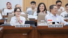 Kepala BP Batam dan Wakil Amsakar Achmad dan Lie Claudia Chandra (ket/photo)