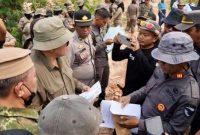 Timdu Tertibkan Delapan Rumah Ilegal di Sagulung (ket/photo)