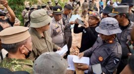 Timdu Tertibkan Delapan Rumah Ilegal di Sagulung (ket/photo)